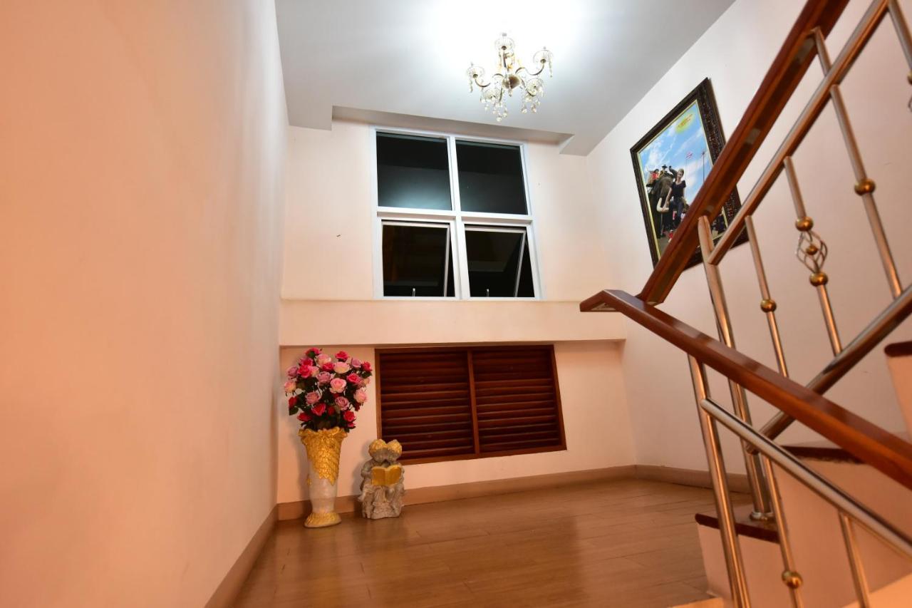 סורין Kt Knight Hotel מראה חיצוני תמונה